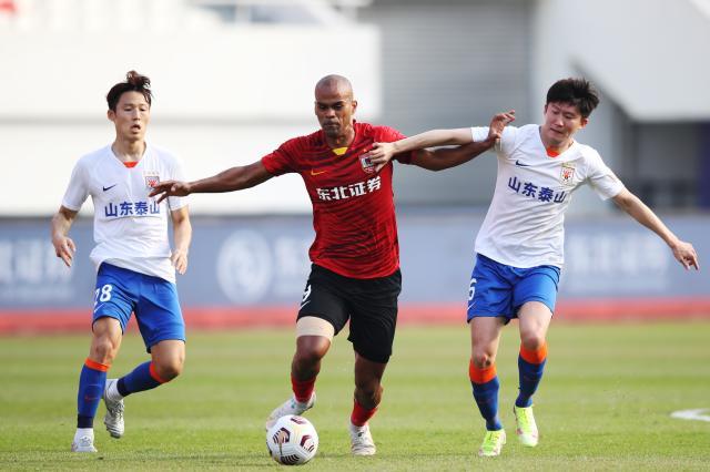 开云官网-中超亚冠两难 给中国足球支招！这样才是明智选择