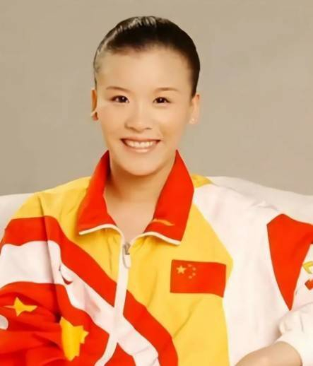 开云娱乐-体操传奇桑兰:45岁仍白皙漂亮,嫁资产千万老公,儿子已12岁!|黄健|跳马|轮椅|高位截瘫|摄入量_新浪体育_新浪新闻